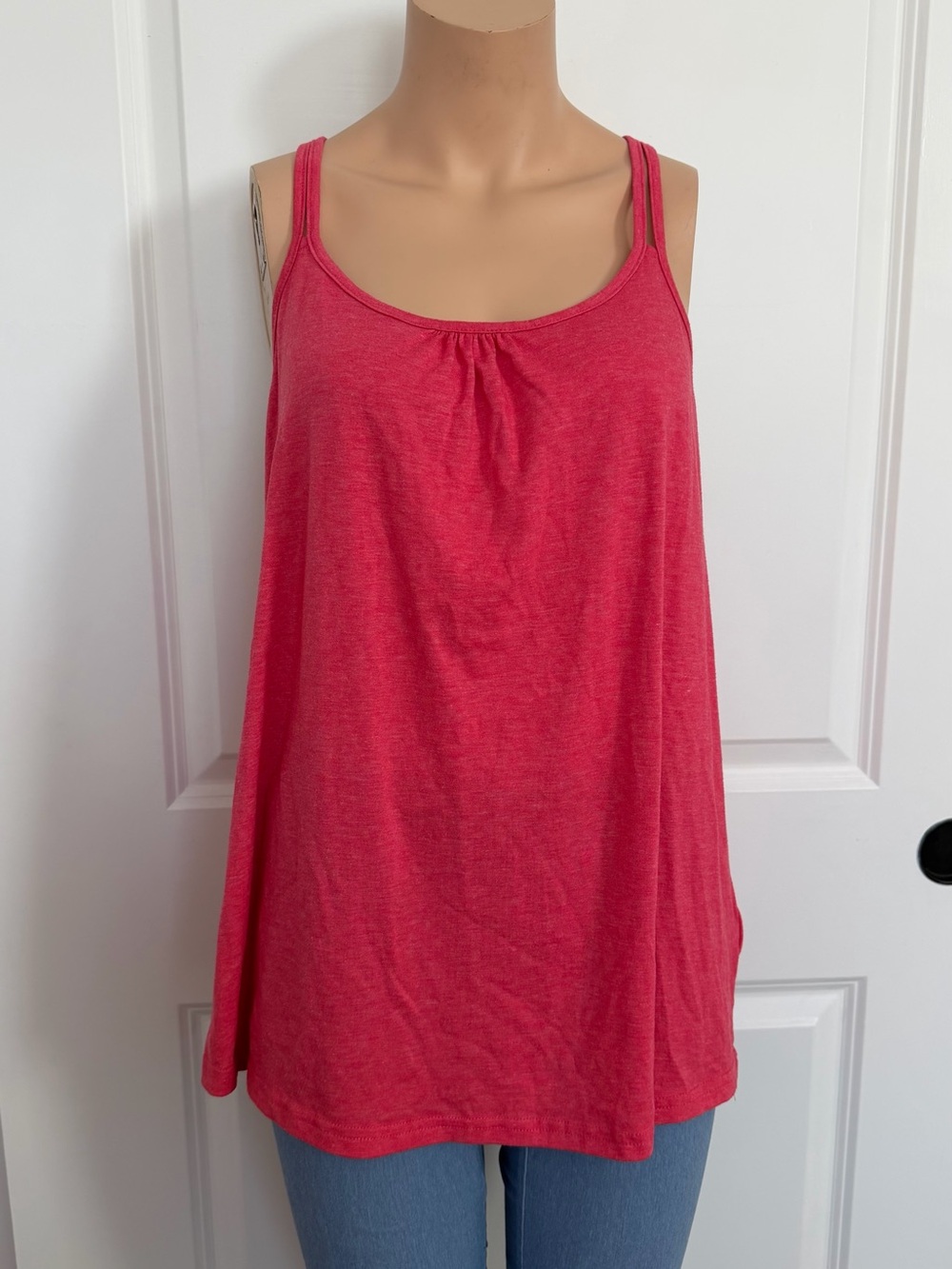 Women's Double-Strap Scoop Tank Top in Raspberry